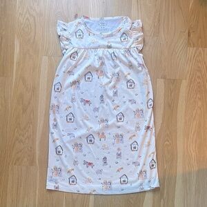 Cream Nightgown with Christmas Nativity Print Girls size 8-10